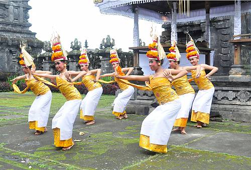 Balinese Dance Performance